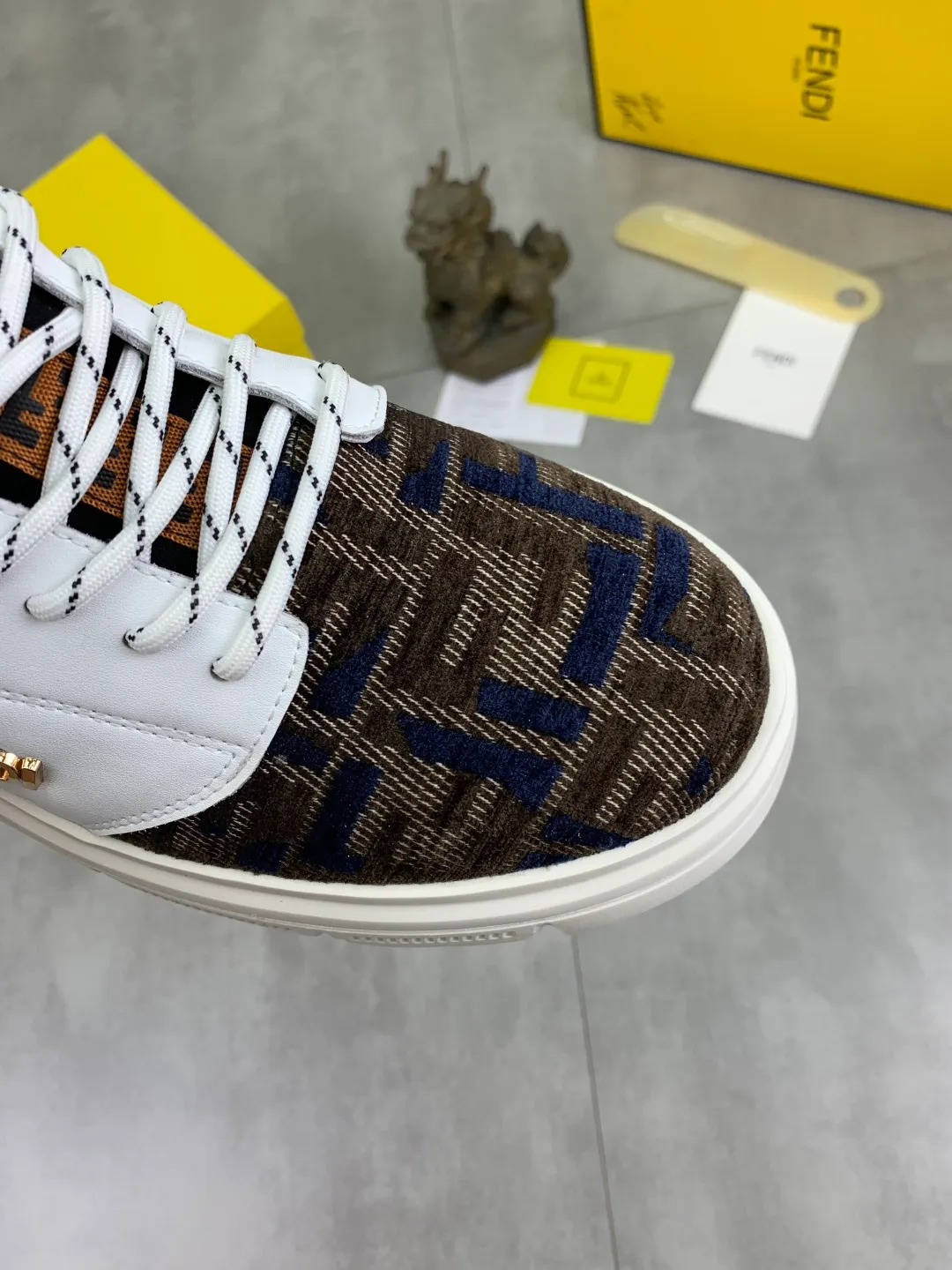 ​Men's shoes 💰P400 💰[New style] little monster 🆘 New FENDI (Fendi) new style 🕶️🕶️Simple routing effect, showing an elegant and cool driving shoe 🎬Using imported calfskin + first-layer pigskin lining🐂Excellent material🎬Detailed workmanship 🤗Comfortable foot feel➰➰. ​Pair it with any outfit to show your taste and temperament, low-key luxury ♻️Design ​simple and elegant ​noble and fashionable 🍃​Very loved and favored by trendy men 💓❤️size: 38-44 2️⃣colors available